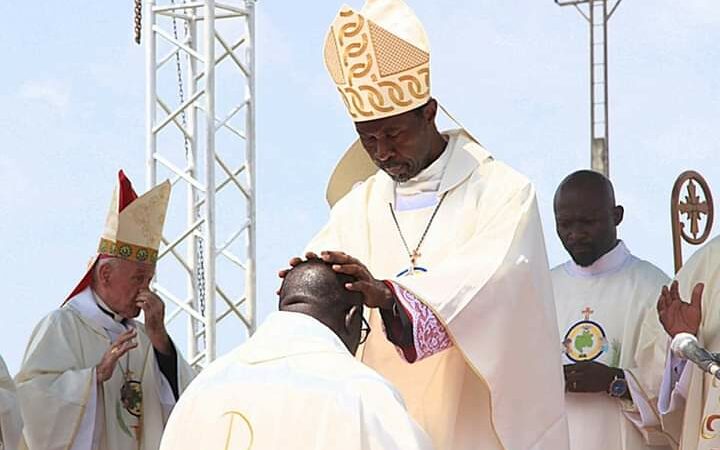 Ordination épiscopale du Mgr Séverin NZIENGUI MANGANDZA, nouveau Vicaire Apostolique de Makokou !