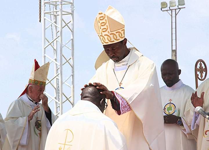Ordination épiscopale du Mgr Séverin NZIENGUI MANGANDZA, nouveau Vicaire Apostolique de Makokou !
