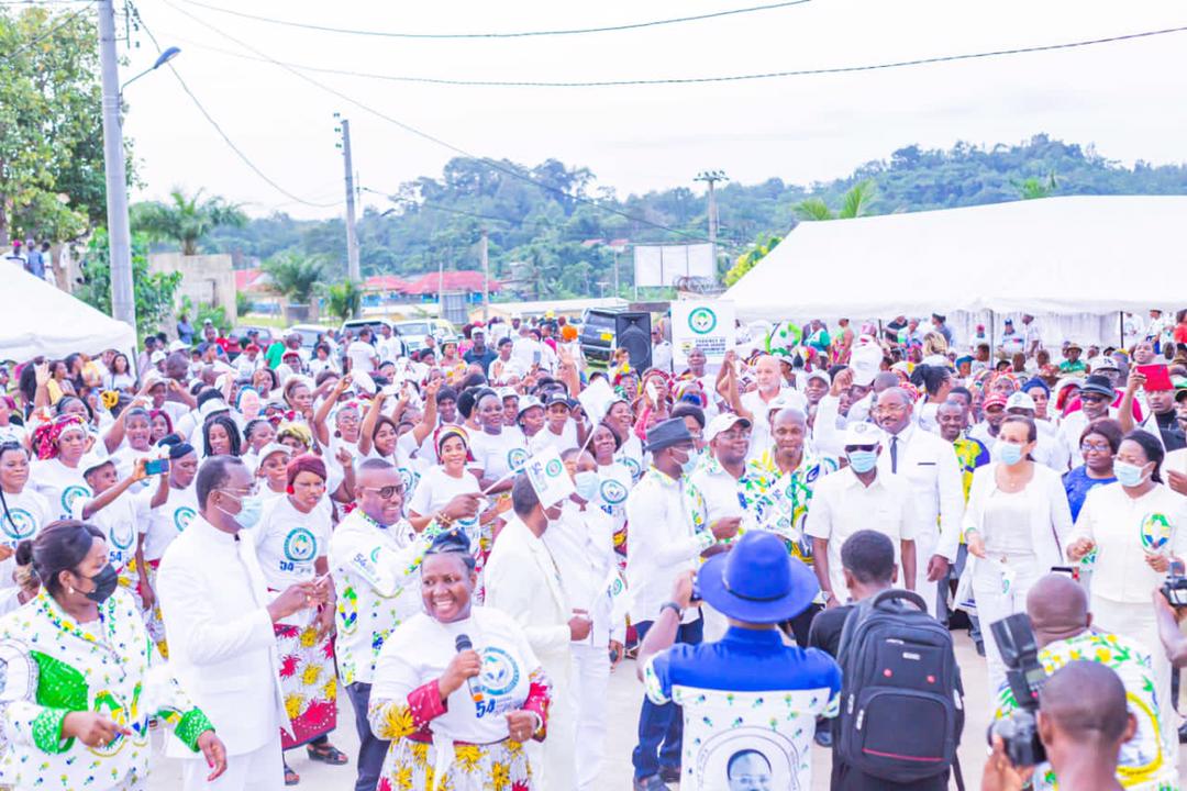 54 ans du PDG: les populations du Moyen Ogooué, avec Ali Bongo Ondimba !