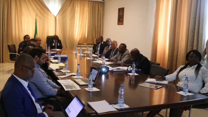 Importante réunion entre, Léon Armel Bounda Balonzi et les responsables de la SAGL !