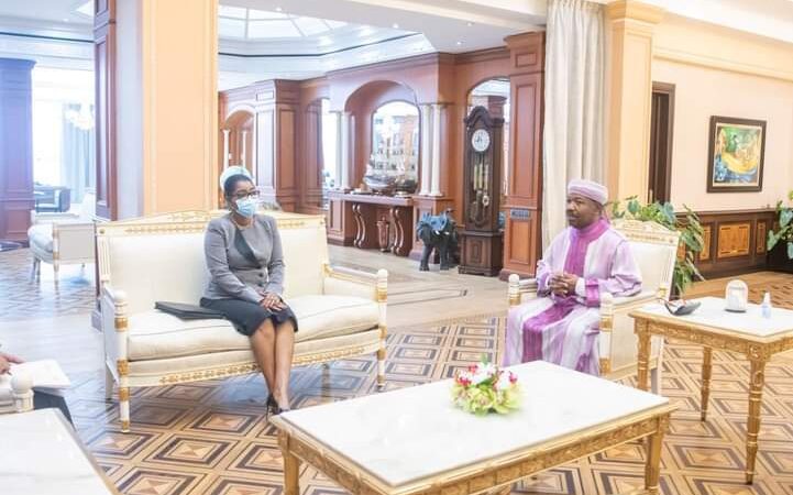 Audience au palais du bord de mer !