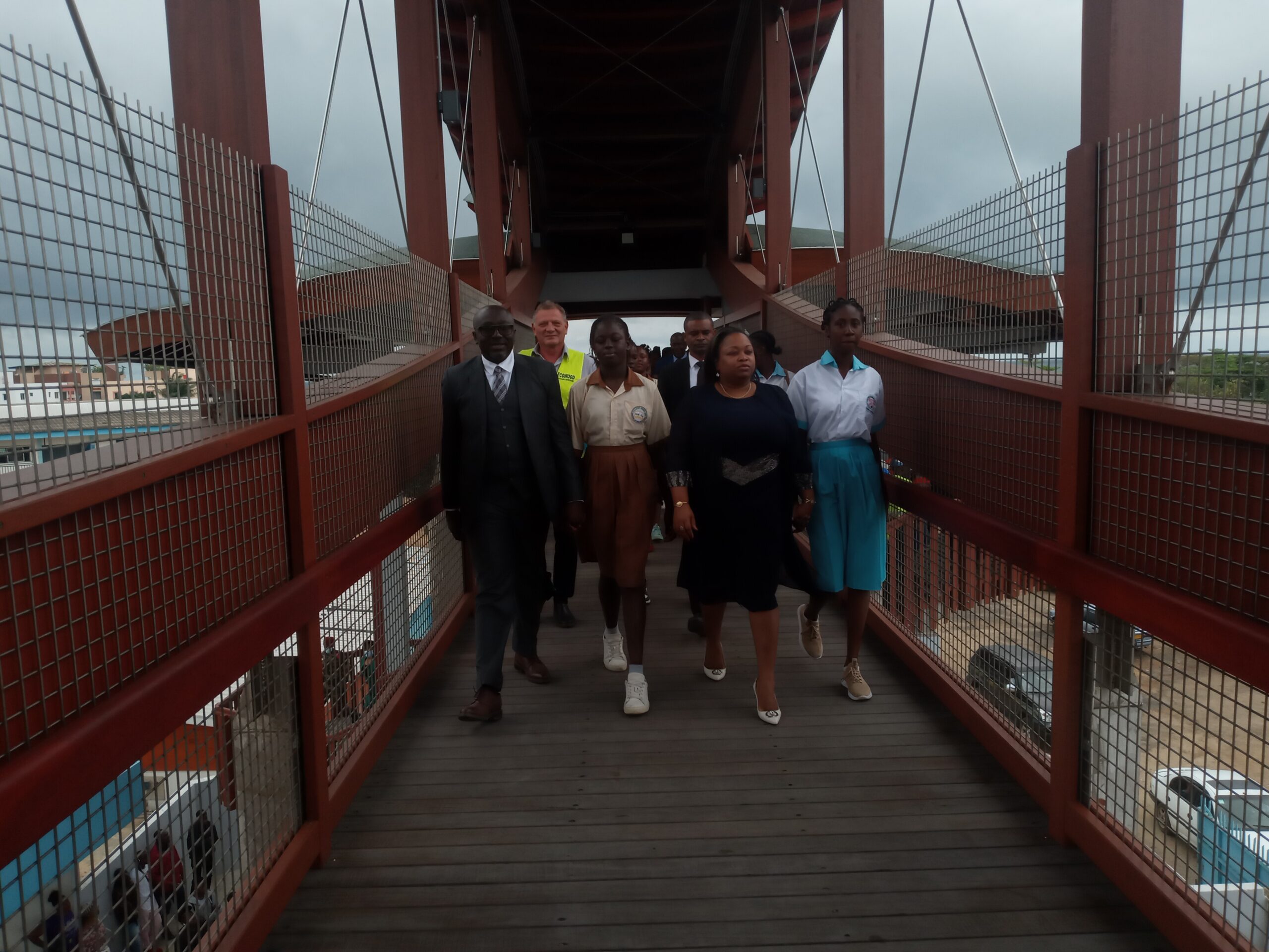 La passerelle piétonne du Lycée d’Etat en service 