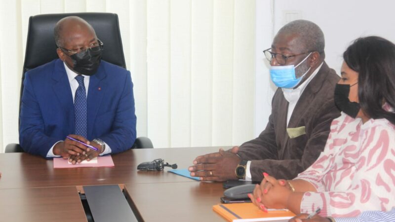 Alain claude Bilie by Nze fait le point sur la nouvelle réglementation du secteur eau et énergie adopté par le conseil des ministres