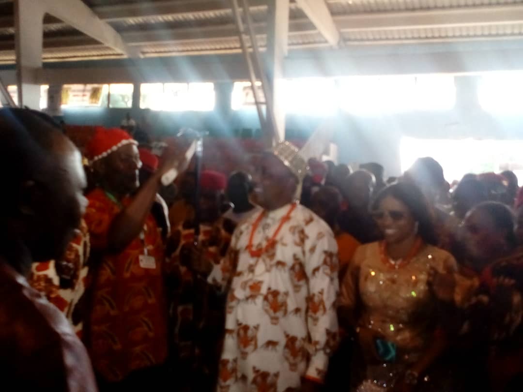 Communauté IGBO: Sa Majesté EZE Binjamin OKEKE couronnée