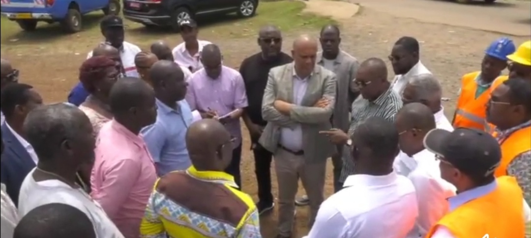 Eau et Énergie: Oswald Séverin MAYOUNOU sur le terrain à Libreville
