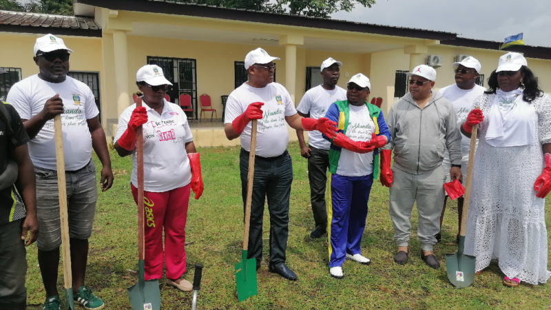 Journée Citoyenne: Une grande opération de salubrité au cap Esterias !