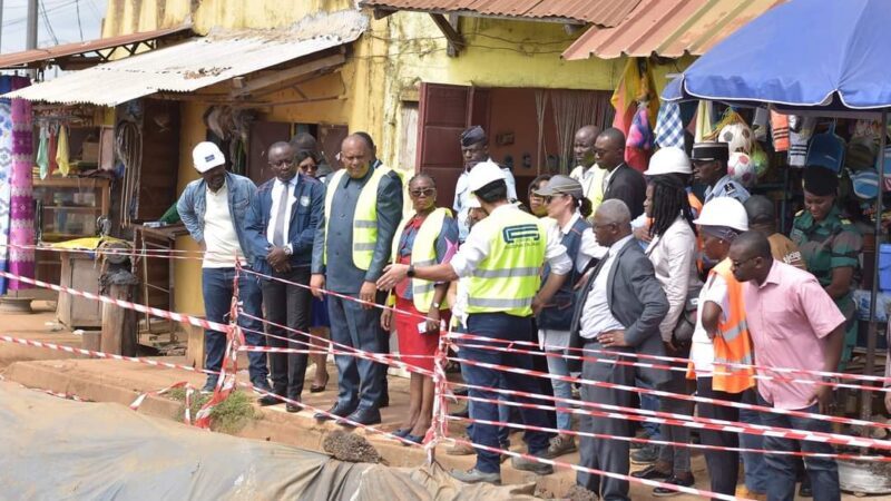 Construction des châteaux d&rsquo;eau : Oswald Séverin MAYOUNOU touche du doigt l&rsquo;état d&rsquo;avancement des travaux