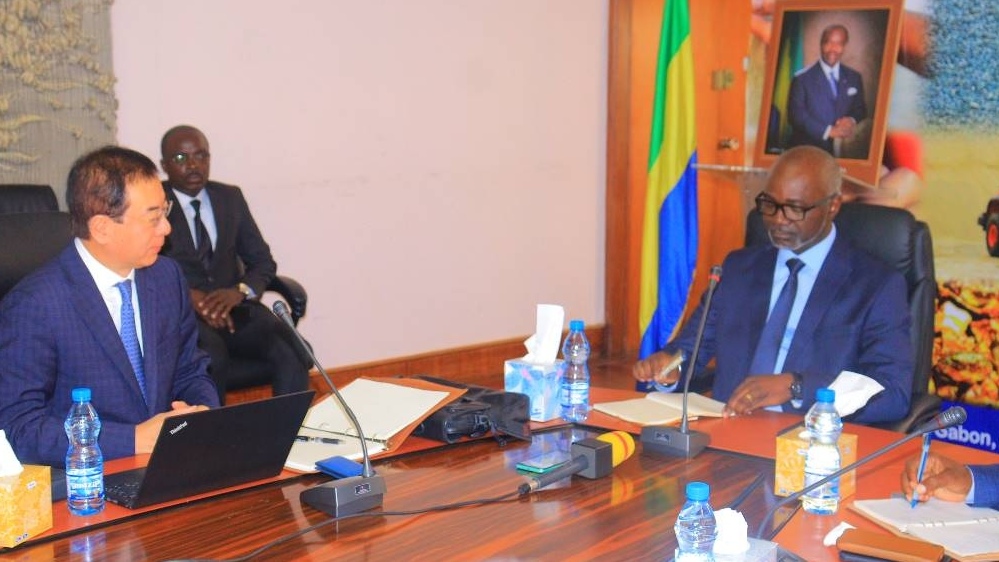 Ministère des mines : Chen Sylvestre Mezui M’Obiang examine avec le DG de China Précision Investment les contours d’une future collaboration avec notre pays