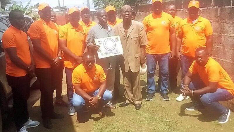 Oyem/ Bitam : Le directeur régional des douanes communie avec les douaniers retraités