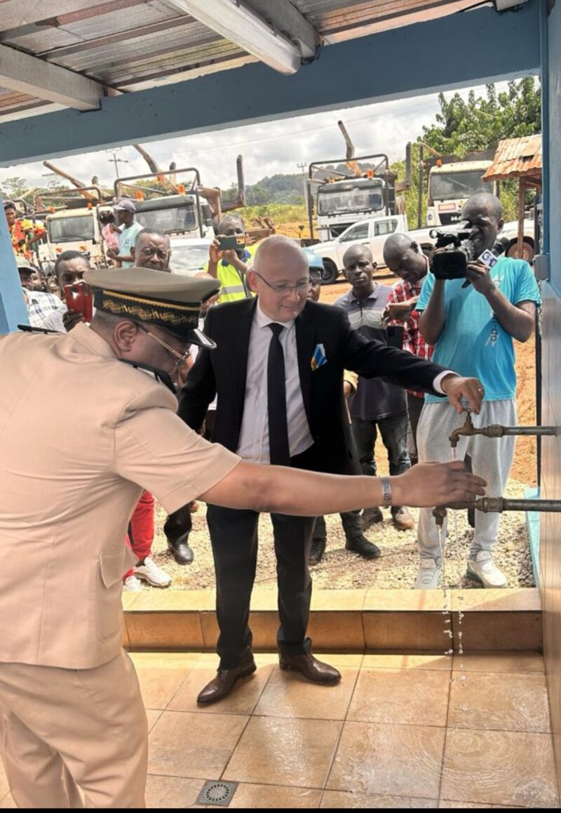 LASTOURVILLE : AGL GABON ET OCT INAUGURENT UN FORAGE