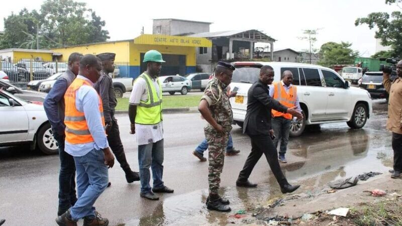 Le ministre des Travaux Publics touche du doigt l&rsquo;evolution des chantiers de voiries de Libreville et Owendo