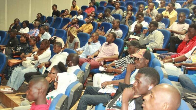 Les étudiants de l’USTM découvrent les métiers de l&rsquo;aviation