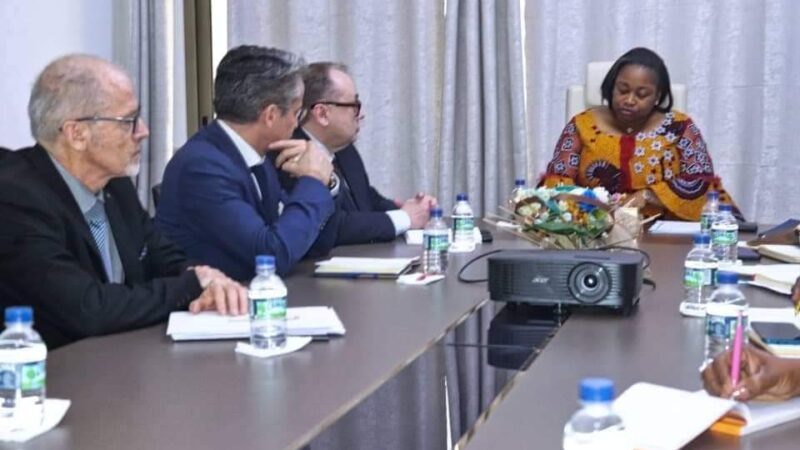 Camelia Ntoutoume Leclercq s&rsquo;entretient avec une Délégation de la Mission Laïque Française