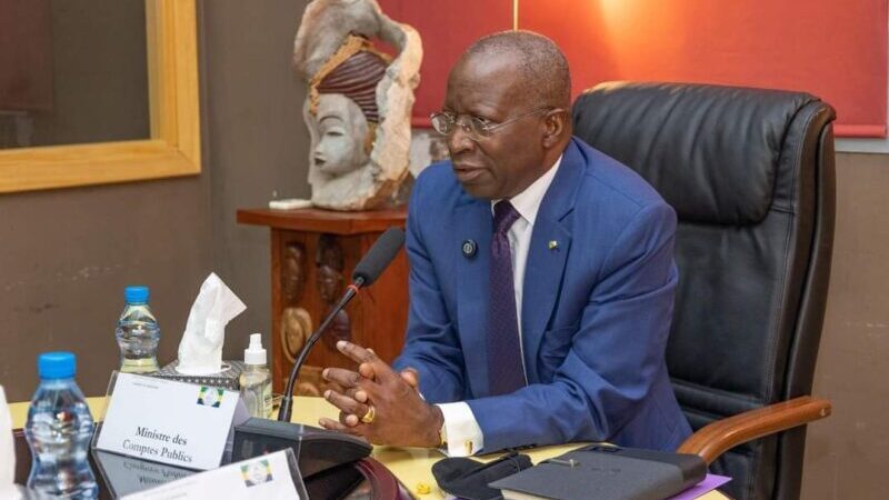 Séance de travail entre le ministre des Comptes Publics, Charles M&rsquo;BA et les responsables de l&rsquo;inspection de services