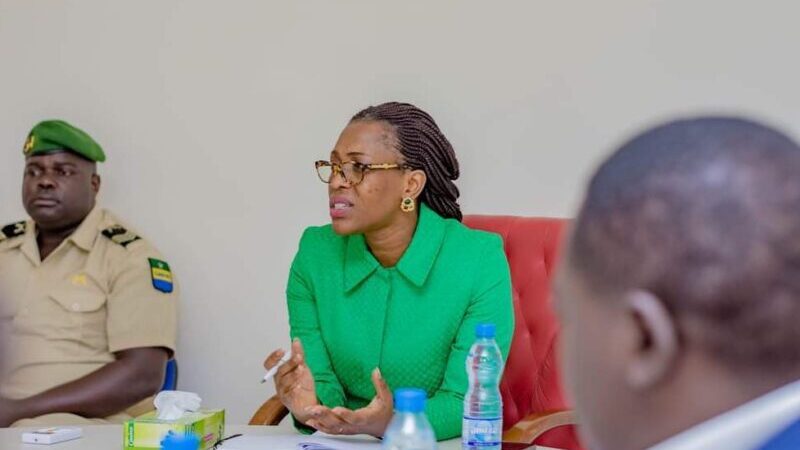 Rencontre entre le ministre du commerce et l&rsquo;ensemble des partenaires sociaux de son ministère