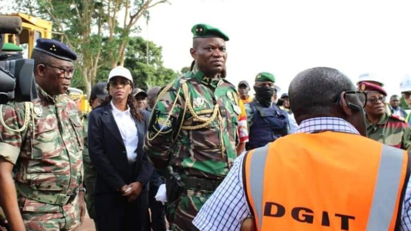 Bain de foule et remerciements pour le couple présidentiel à Booué et Ovan