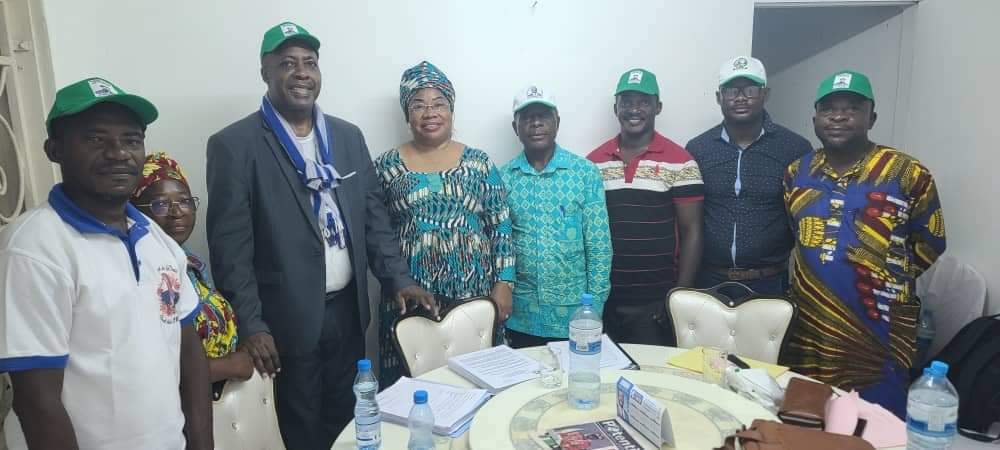 Première réunion du parti des Républicains Démocrates dans son siège !