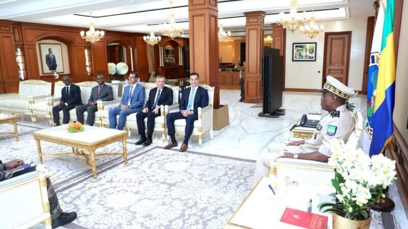 Le Président du Groupe Perenco et celui du groupe karpowership international reçu par le président de la transition