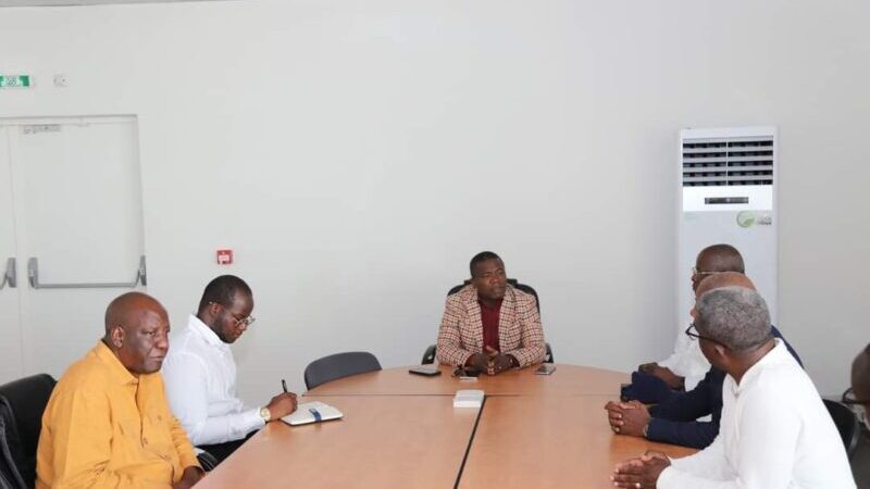 Restauration C2N2I : quais, sièges, équipements en ligne de mire