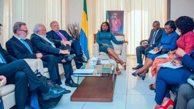 Dominique Strauss-Kahn et SICPA en pourparlers avec le Ministre du Commerce gabonais pour renforcer la lutte contre la fraude et promouvoir l’emploi local