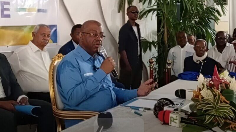 Alexandre Barro Chambrier réaffirme son Soutient au CTRI lors d&rsquo;une rencontre citoyenne à Libreville