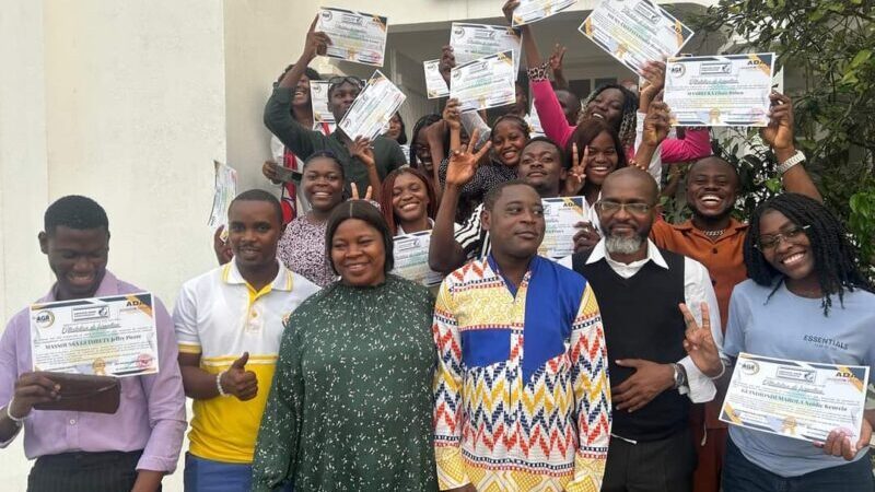 Remise d&rsquo;attestations au Groupe IHEM : une formation pratique pour des entrepreneurs en devenir