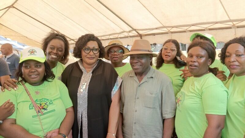 Philippe Tonangoye Honore l&rsquo;association  » les Femmes Engagées « 