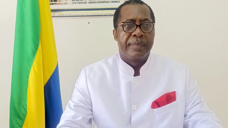 Dr OYONO EBANG CONSTANT : Le vent du changement