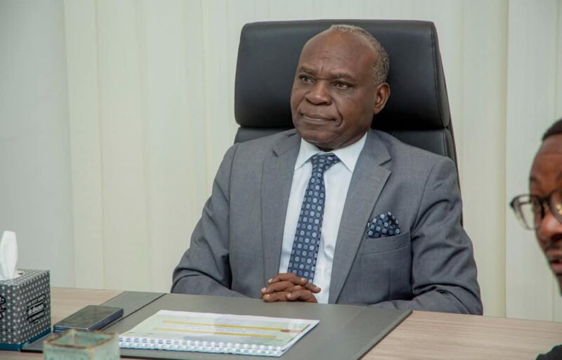 Crise à la SEEG : le ministre Philippe TONANGOYE hausse le ton et exige des résultats concrets