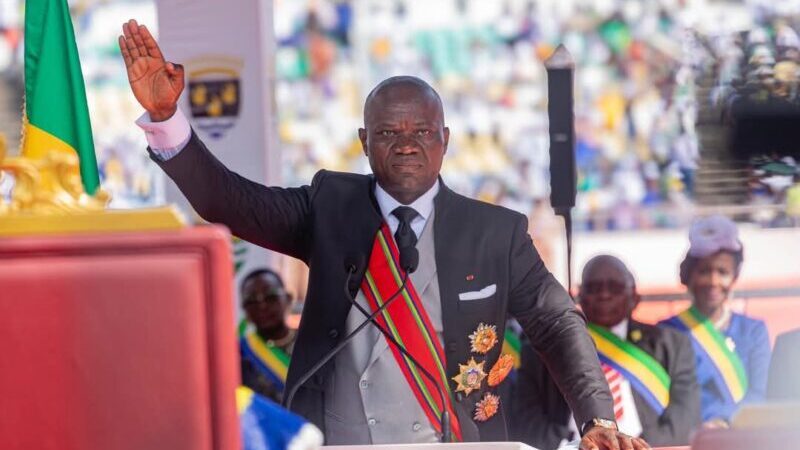 Gabon : Brice Clotaire Oligui Nguema officiellement investi président, fixe son cap pour 2025