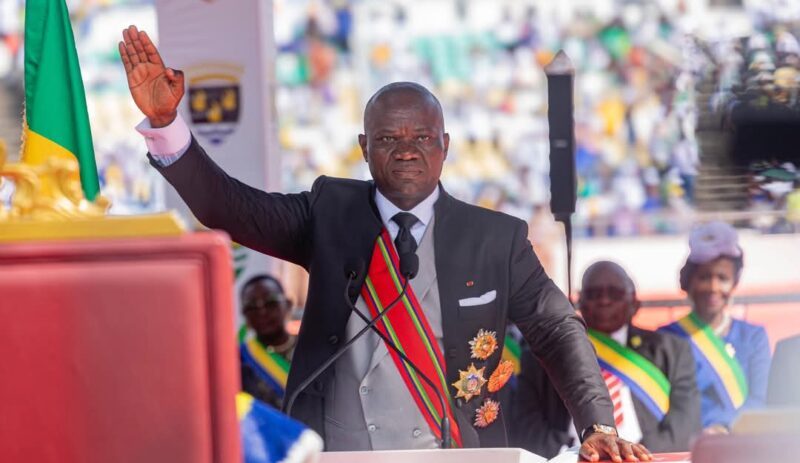Gabon : Brice Clotaire Oligui Nguema officiellement investi président, fixe son cap pour 2025
