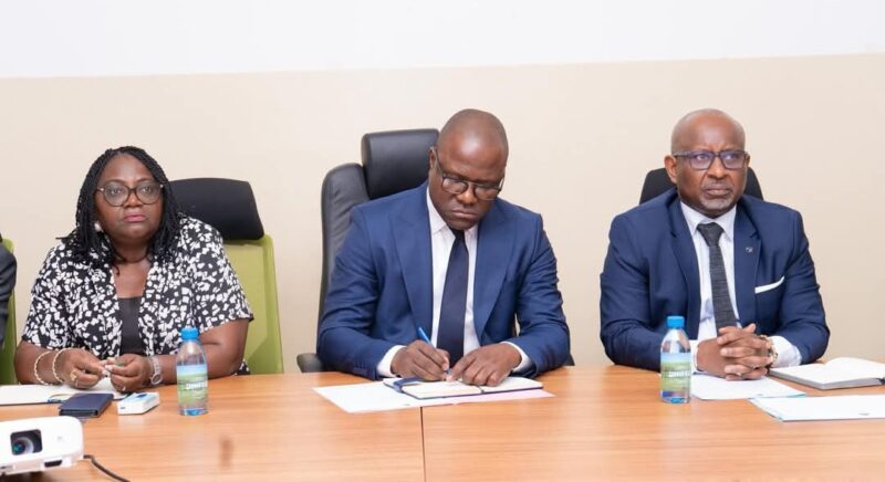 Université Numérique du Gabon : Le ministre Mamboula en visite d’inspection