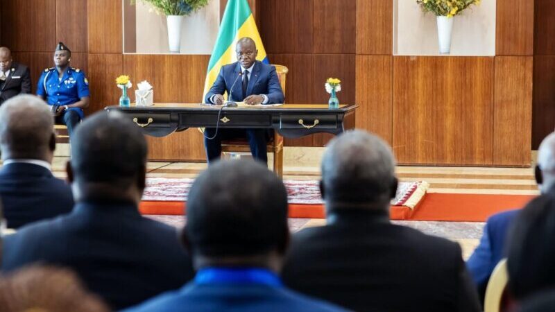 Le Président OLIGUI NGUEMA lance la première session de la Commission Nationale de la Décentralisation