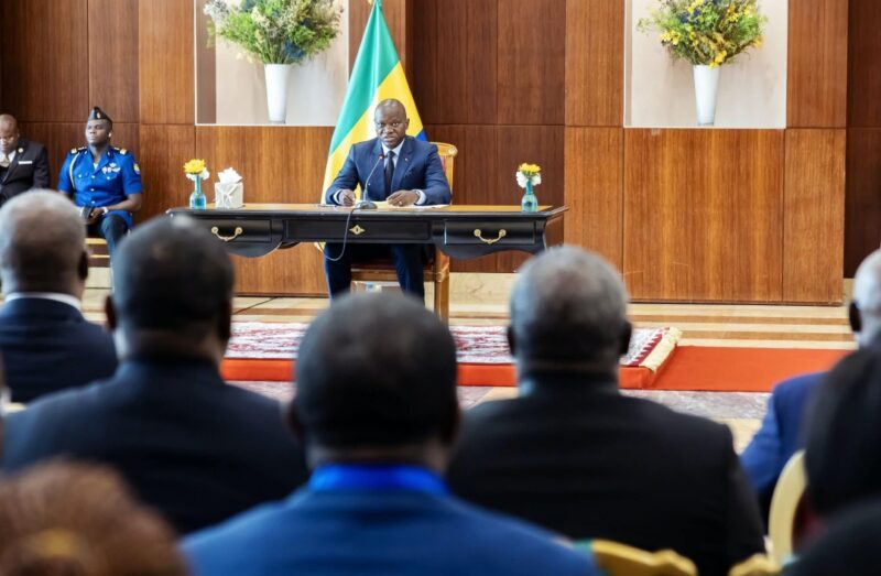 Le Président OLIGUI NGUEMA lance la première session de la Commission Nationale de la Décentralisation