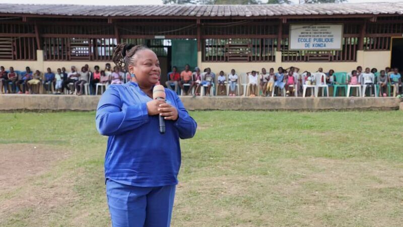 Moanda : Camélia Ntoutoume Leclercq en mission pour l’école de demain