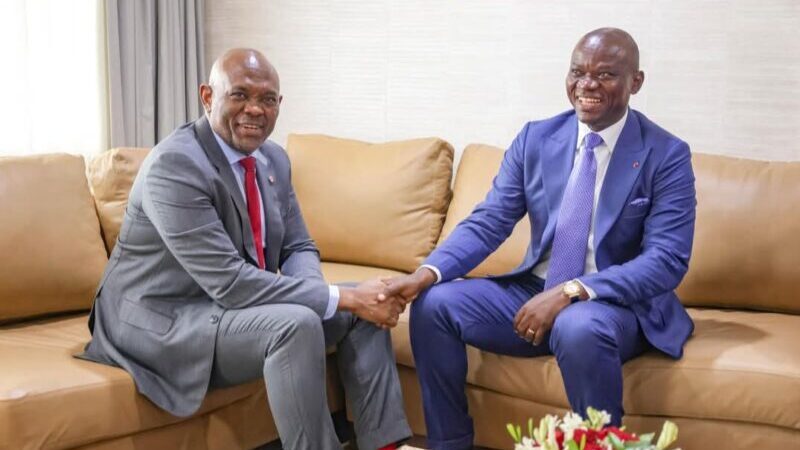 Le Président Brice Clotaire Oligui Nguema échange avec Tony Elumelu sur les opportunités économiques