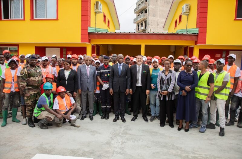 À Owendo, le Président inaugure la cité rénovée des sapeurs-pompiers de Nomba