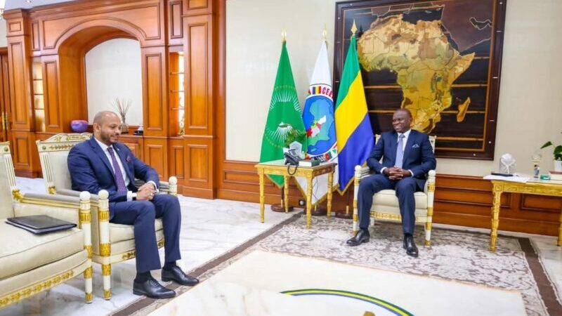 Le Président Oligui Nguema reçoit le Secrétaire général de l’OEACP