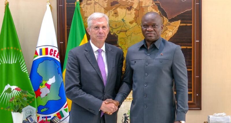 Rencontre au sommet : Le président Oligui Nguema reçoit un haut gradé américain