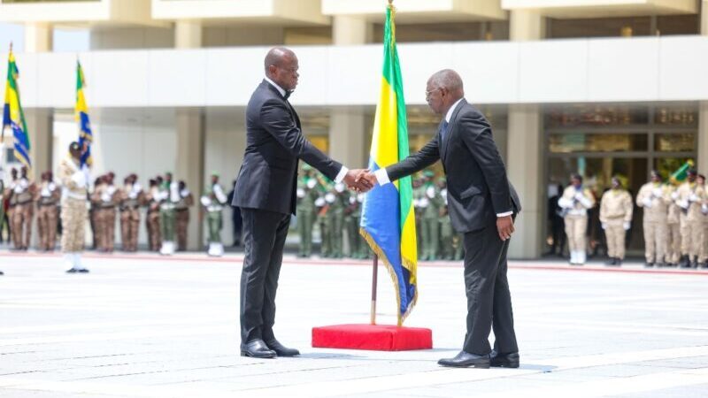 Le Président Oligui Nguema célèbre la 16e Journée Nationale du Drapeau sous le sceau de la jeunesse et de l’unité