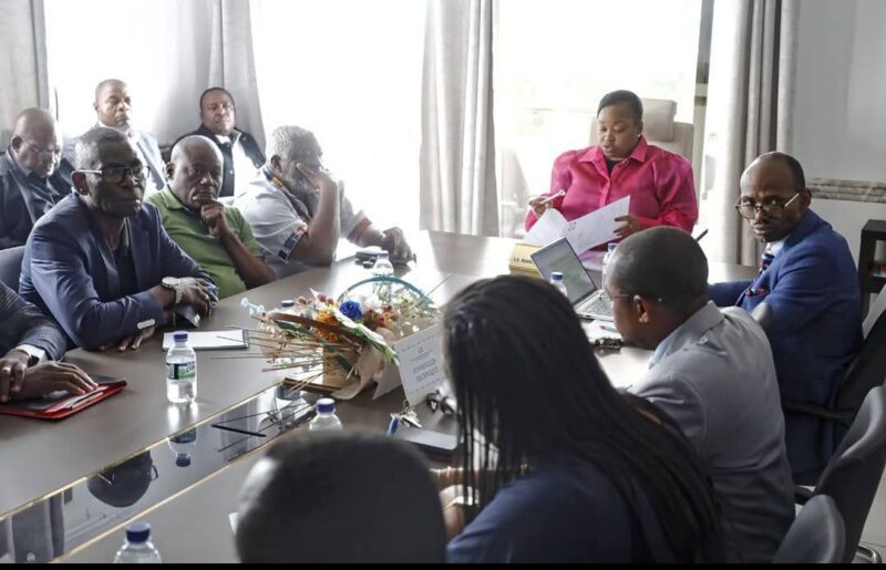 Rentrée scolaire 2025 : Le gouvernement relance le dialogue avec les syndicats