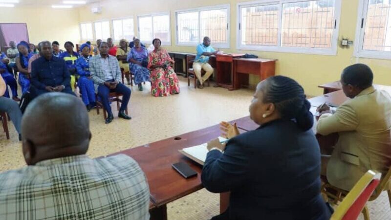 Rentrée administrative 2025-2026 : La ministre Camélia Ntoutoume Leclercq en visite à Ntoum