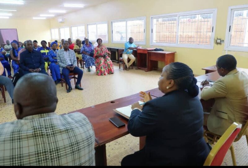 Rentrée administrative 2025-2026 : La ministre Camélia Ntoutoume Leclercq en visite à Ntoum