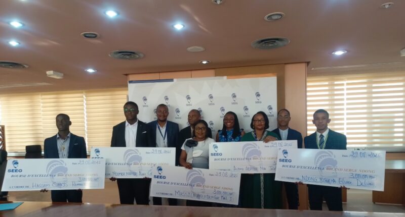 Remise de la Bourse d’Excellence Roland Serge Ndong : Célébration de l’Excellence Académique au Siège de la SEEG