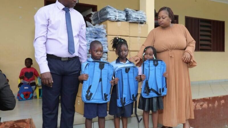 Ntoum : Levée des couleurs et don de fournitures à l’École Publique de Nfoulayong