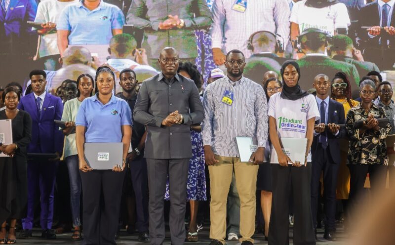 Vers un Gabon numérique inclusif : le Chef de l’État lance le programme « 1 étudiant, 1 ordinateur »