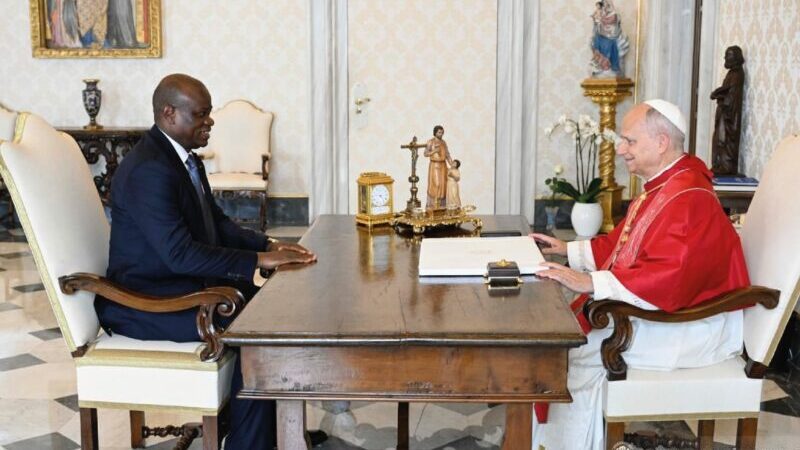 Gabon – Vatican : Brice Clotaire Oligui Nguema reçu par le pape Léon XIV, une rencontre sous le signe de la paix