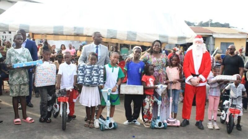 Nzeng-Ayong : au carrefour GP, la magie de Noël touche les tout-petits