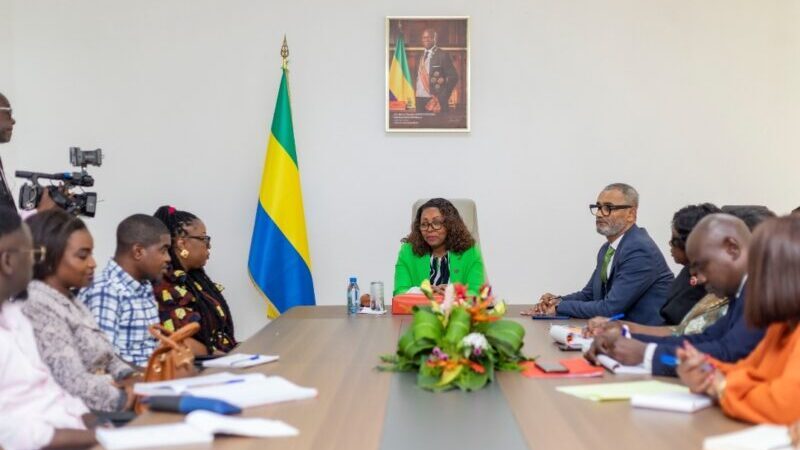 Mise en solde des enseignants : le calendrier change, la stratégie reste