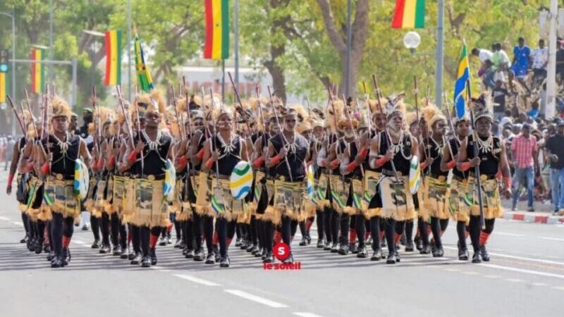 À Thiès, les pygmées du Gabon ont fait sensation lors de la parade du 4 avril 2026